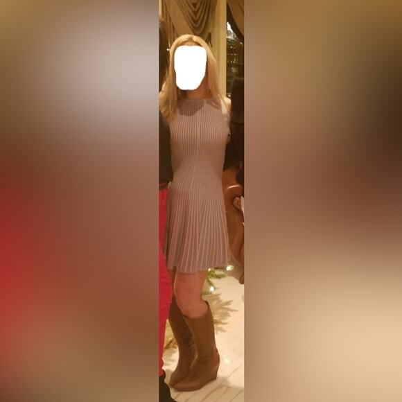 Express dress - Picture 3 of 8